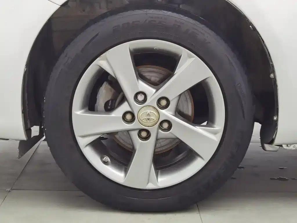 2013 Toyota Corolla Special Edition 1.8L CVT GL-i — миниатюра 17