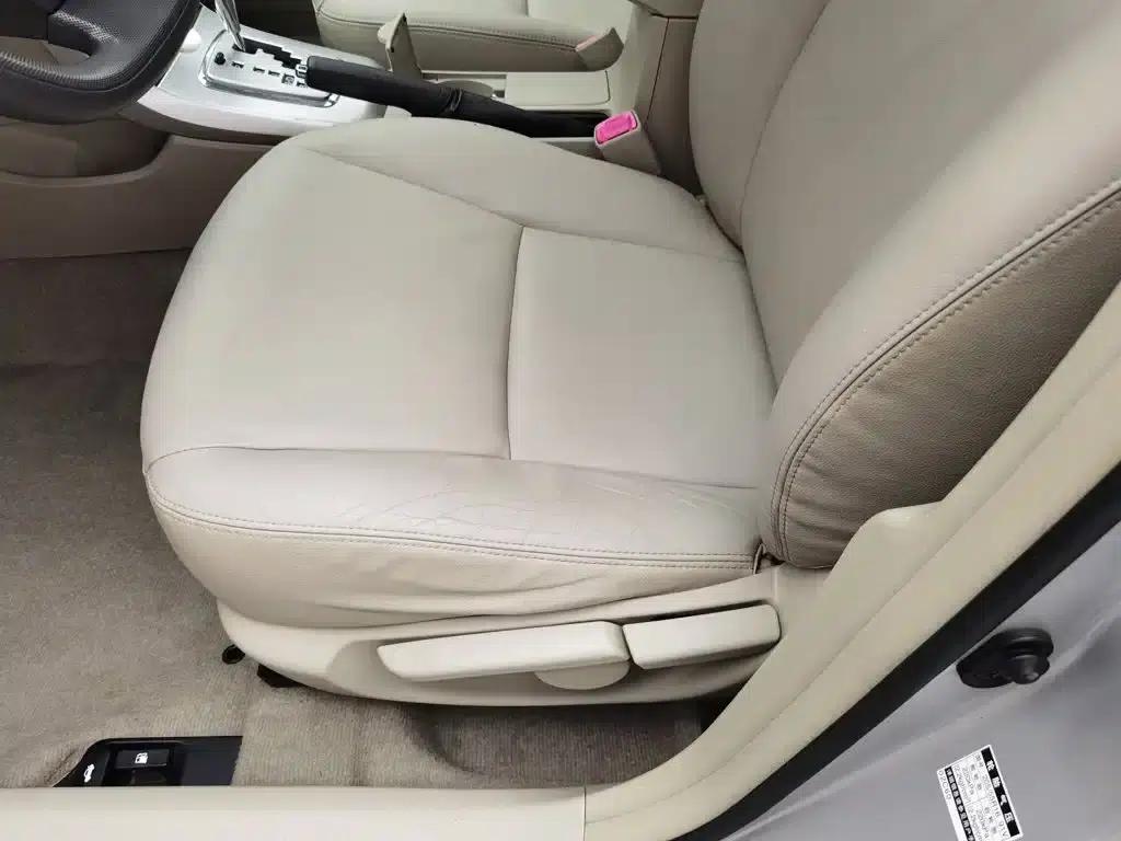 2013 Toyota Corolla Special Edition 1.8L CVT GL-i — миниатюра 20