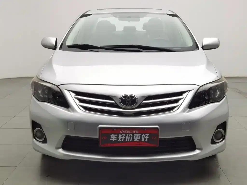 2013 Toyota Corolla Special Edition 1.8L CVT GL-i — миниатюра 3