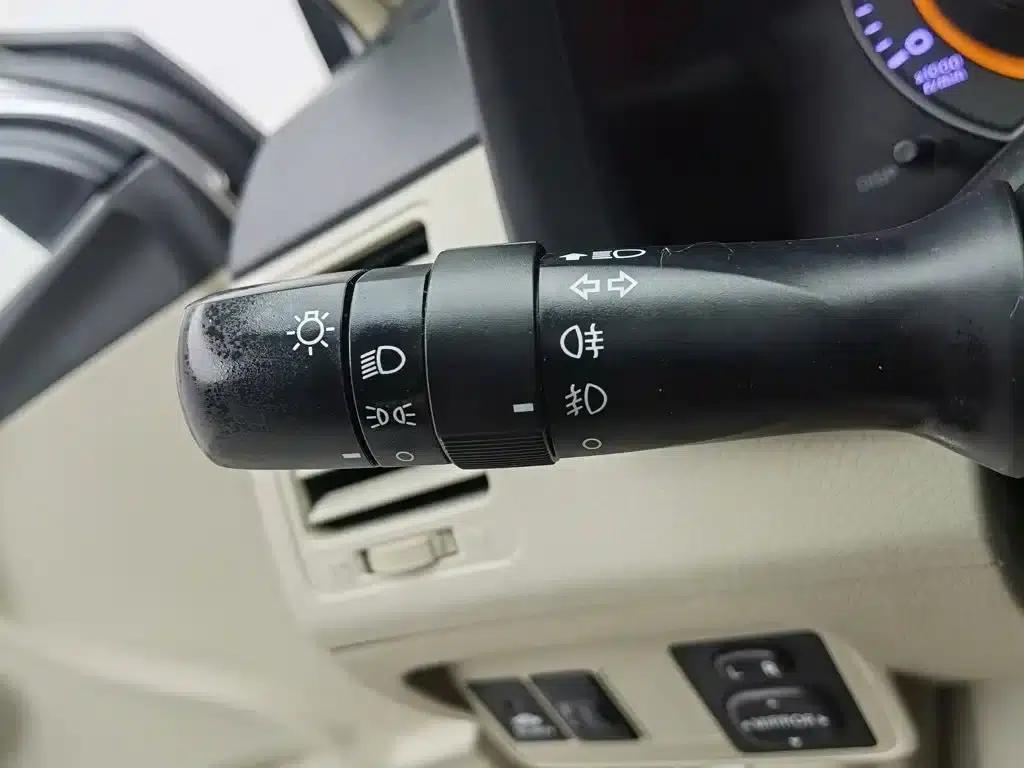 2013 Toyota Corolla Special Edition 1.8L CVT GL-i — миниатюра 21