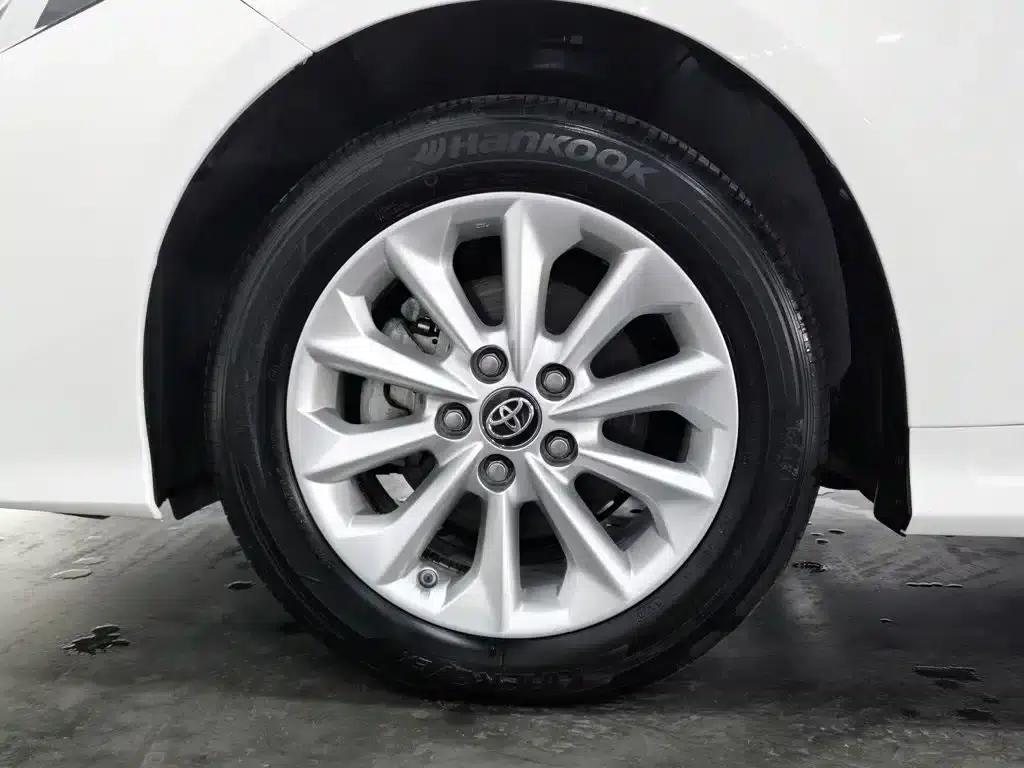 2021 Toyota Corolla 1.2T S-CVT Luxury Edition — миниатюра 17