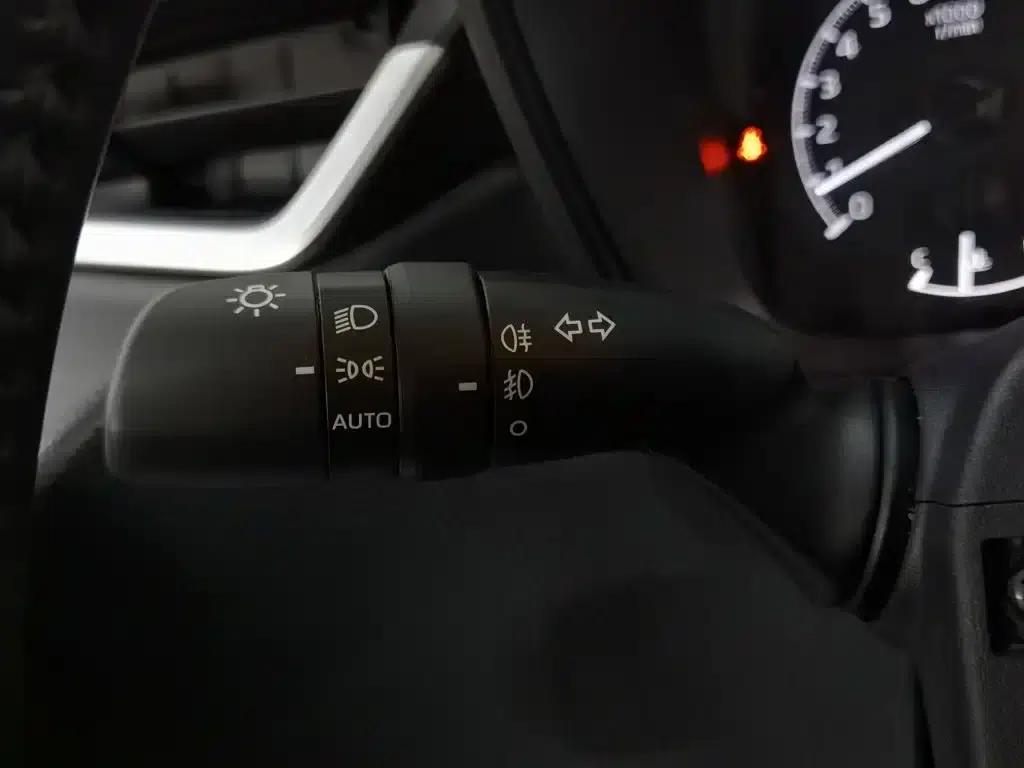 2021 Toyota Corolla 1.2T S-CVT Luxury Edition — миниатюра 21