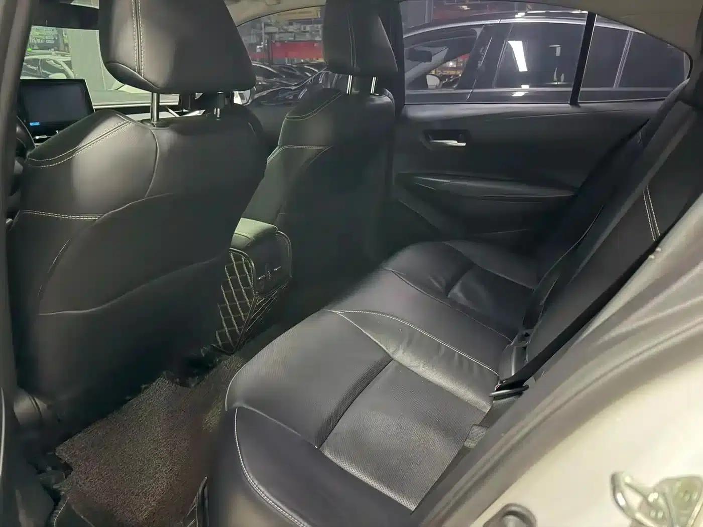 2021 Toyota Corolla 1.2T S-CVT Luxury Edition — миниатюра 4