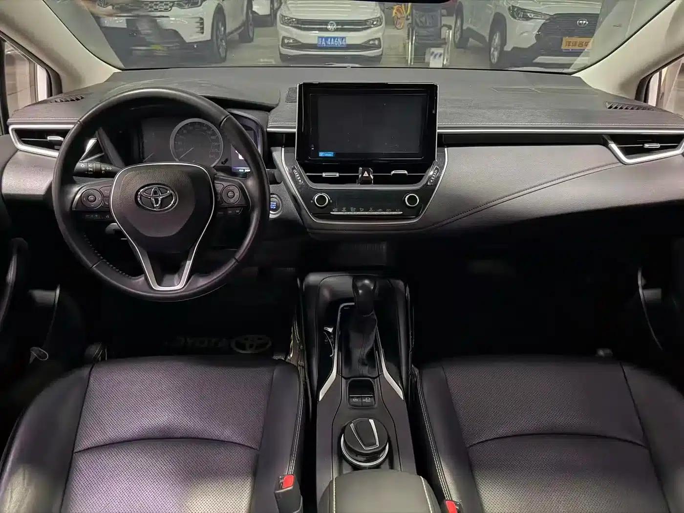 2021 Toyota Corolla 1.2T S-CVT Luxury Edition — миниатюра 5