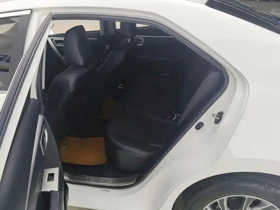 2017 Corolla Facelift 1.2T S-CVT GL-i Leather Edition — миниатюра 11
