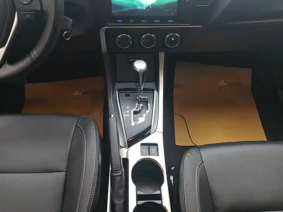 2017 Corolla Facelift 1.2T S-CVT GL-i Leather Edition — миниатюра 16