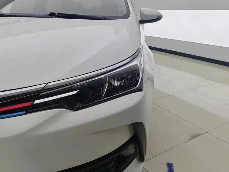 2017 Corolla Facelift 1.2T S-CVT GL-i Leather Edition — миниатюра 5