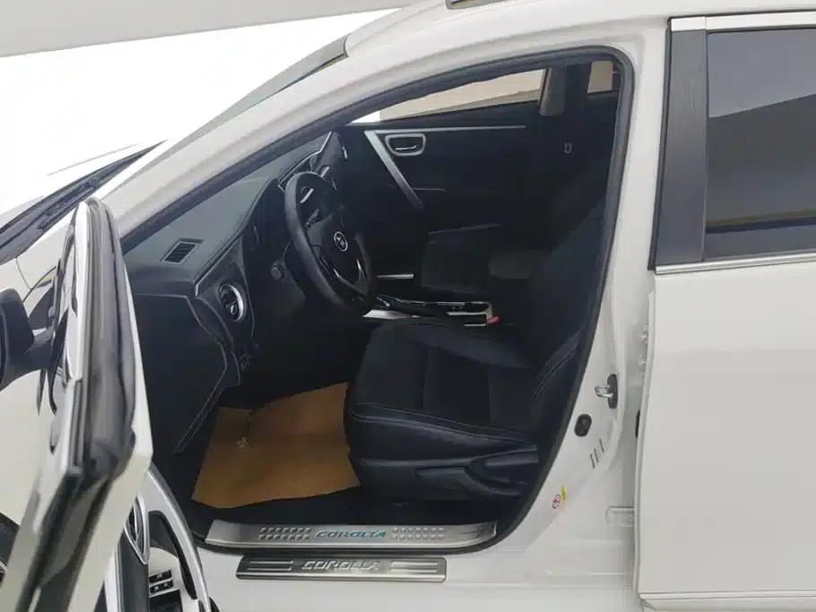 2017 Corolla Facelift 1.2T S-CVT GL-i Leather Edition — миниатюра 9