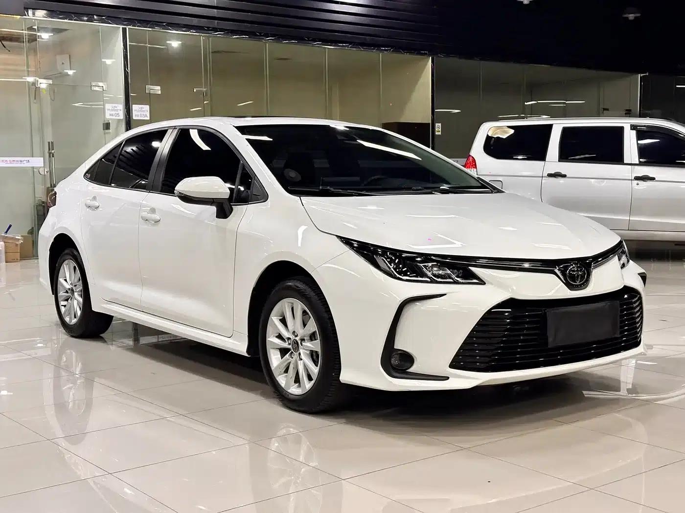 2023 Toyota Corolla 1.2T Elite Edition — миниатюра 3