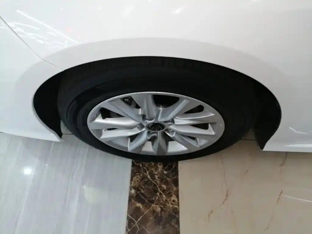 2023 Toyota Corolla 1.8L Intelligent Hybrid Elite Edition — миниатюра 23