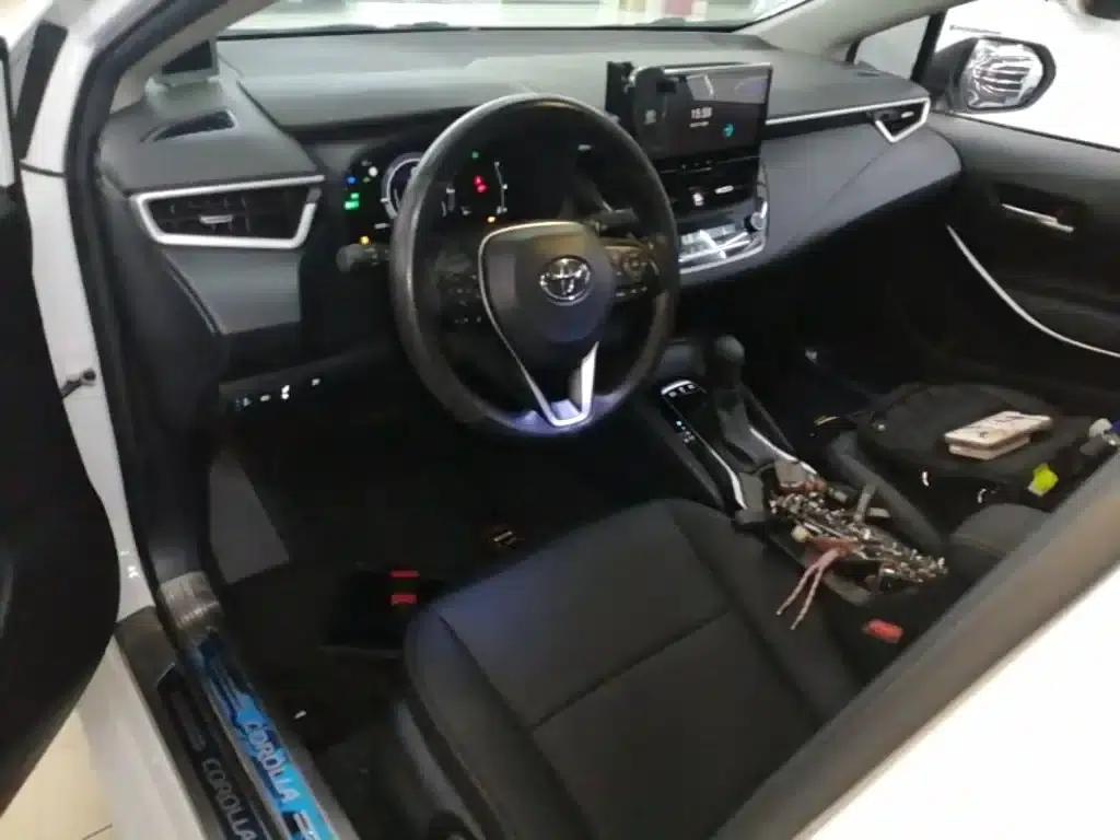 2023 Toyota Corolla 1.8L Intelligent Hybrid Elite Edition — миниатюра 10
