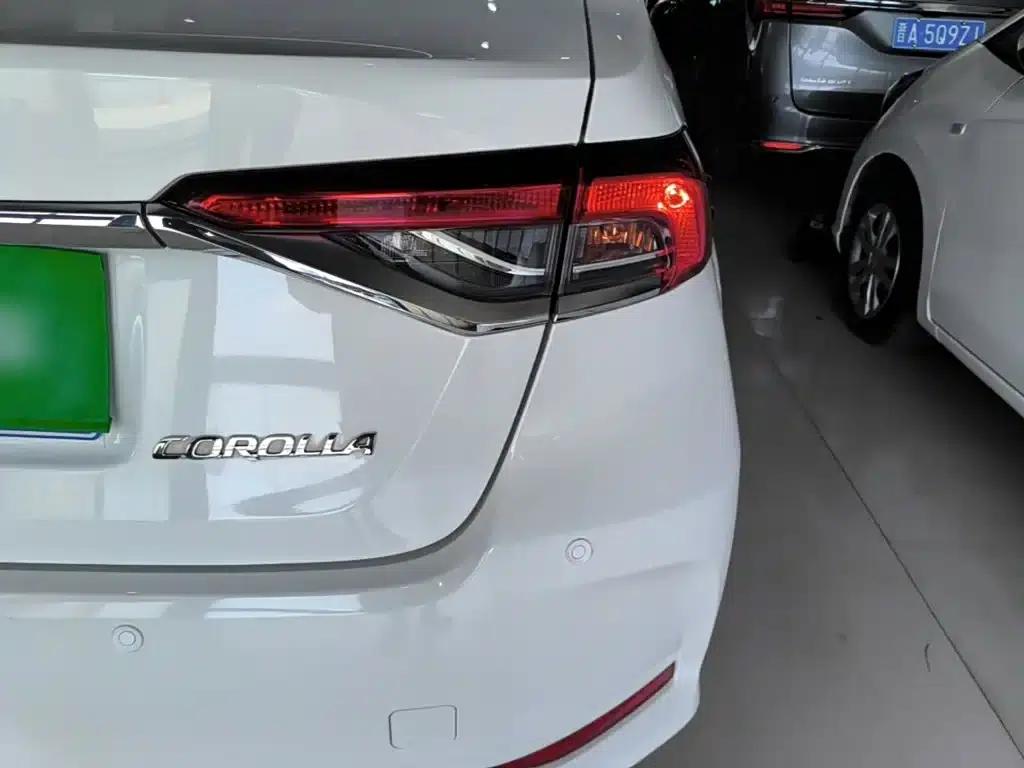 2021 Toyota Corolla TNGA 1.5L CVT Elite Edition — миниатюра 8