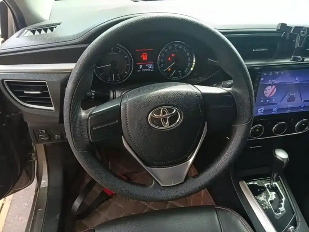 2014 Corolla 1.6L CVT GL-i — миниатюра 11