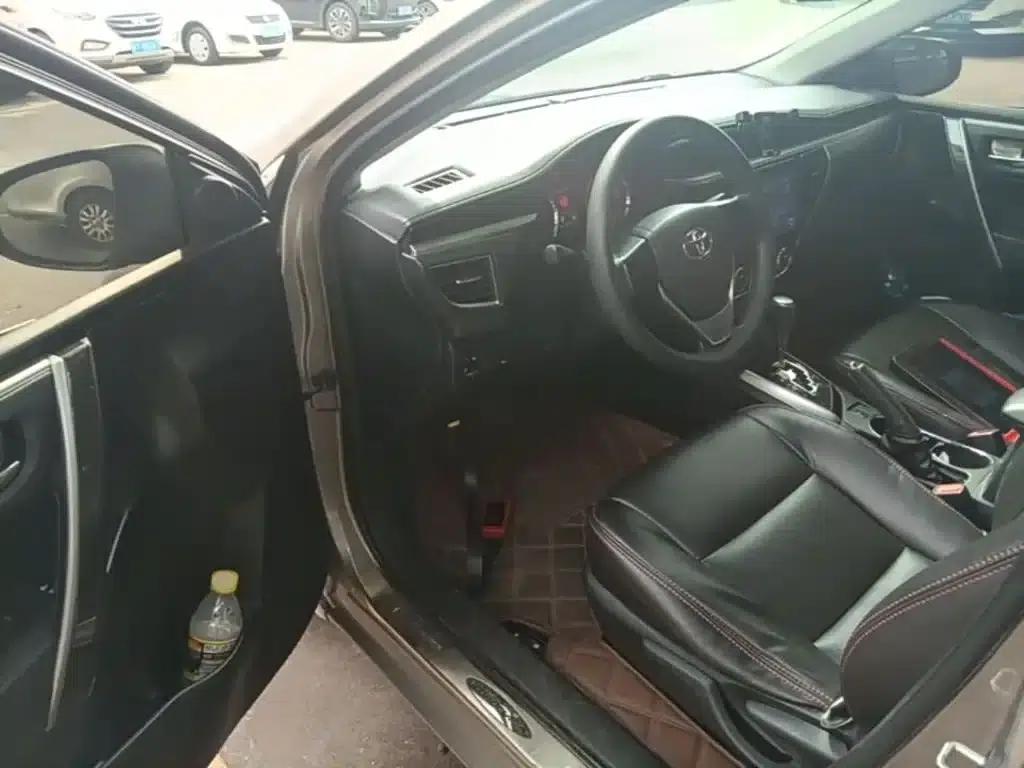 2014 Corolla 1.6L CVT GL-i — миниатюра 16