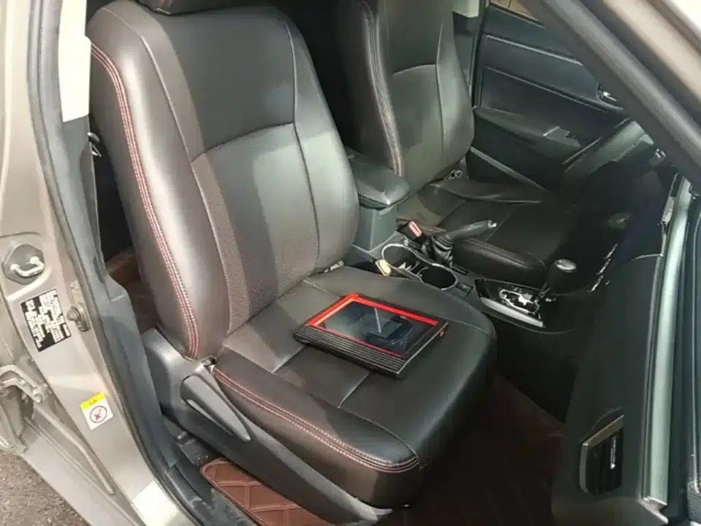 2014 Corolla 1.6L CVT GL-i — миниатюра 25