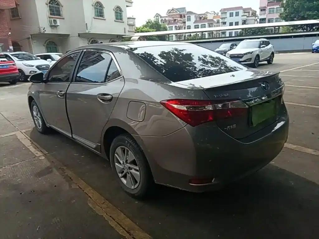 2014 Corolla 1.6L CVT GL-i — миниатюра 5