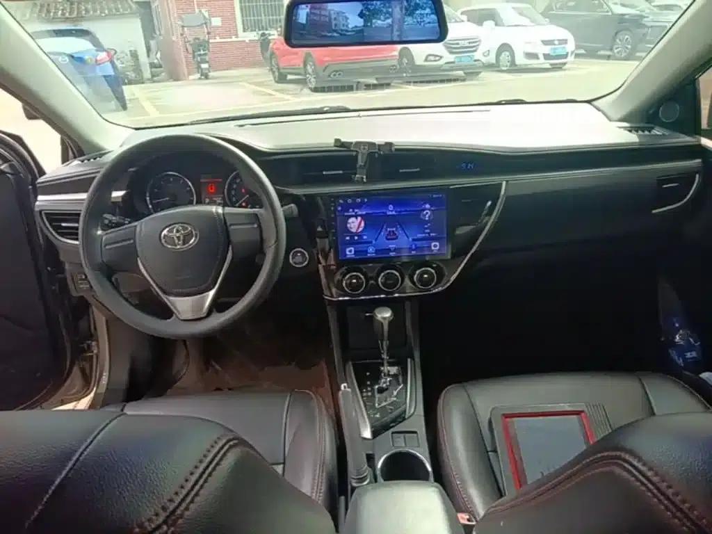 2014 Corolla 1.6L CVT GL-i — миниатюра 10