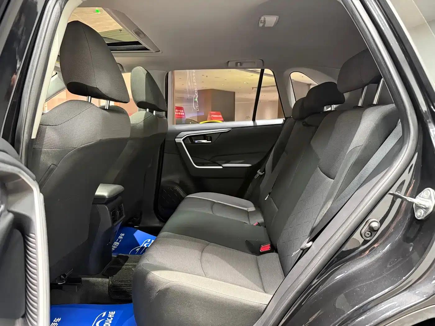 2022 Toyota RAV4 2.0L CVT 2WD Fashion Edition — миниатюра 7