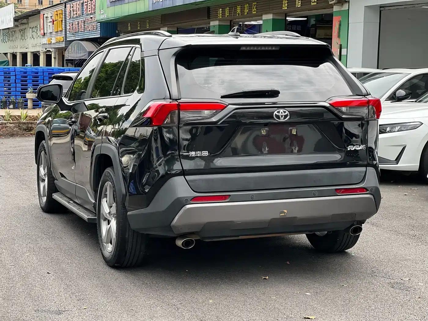 RAV4 2021 2.0L CVT 4WD Fashion Edition — миниатюра 7