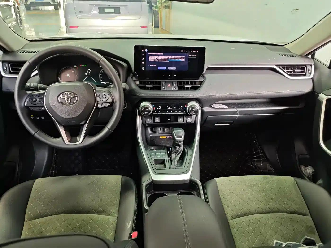 2024 RAV4 2.0L CVT 4WD Adventure Plus Edition — миниатюра 5