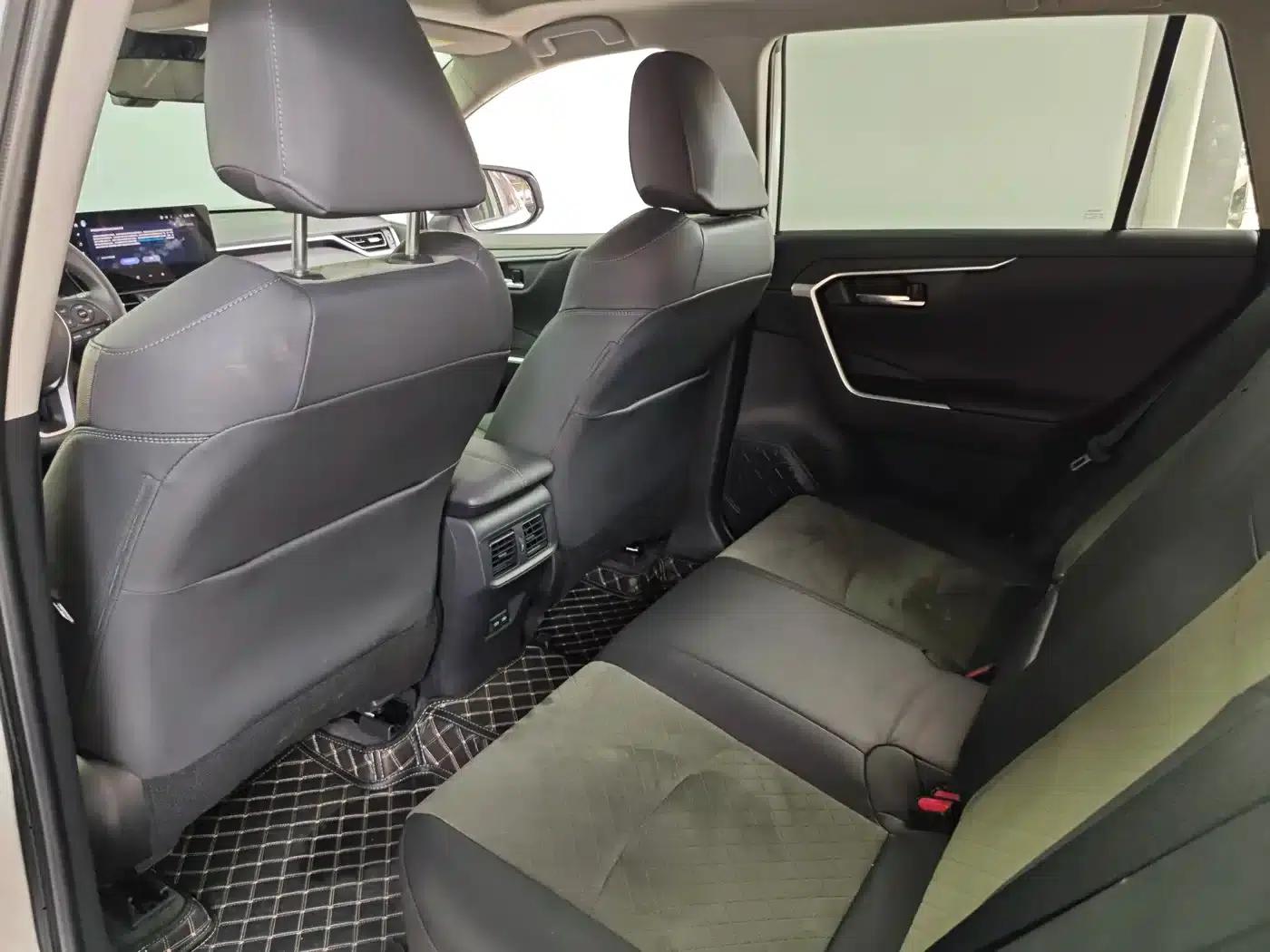 2024 RAV4 2.0L CVT 4WD Adventure Plus Edition — миниатюра 6