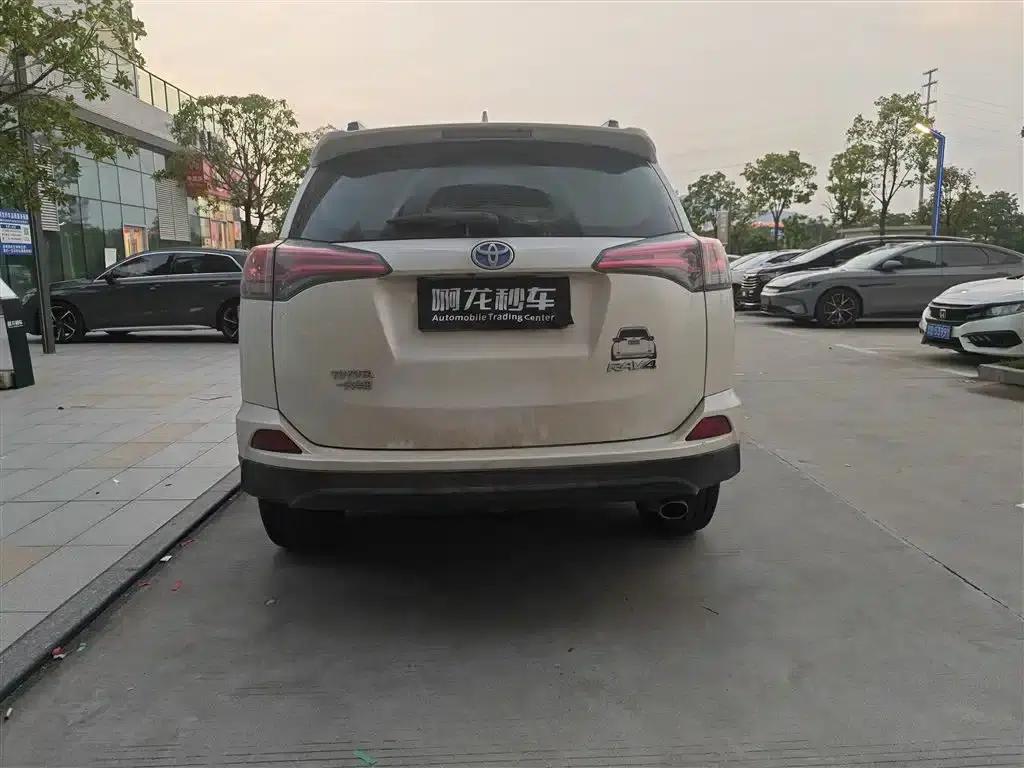 2016 Toyota RAV4 2.0L CVT 2WD Urban Edition (National V Emission Standard) — миниатюра 8