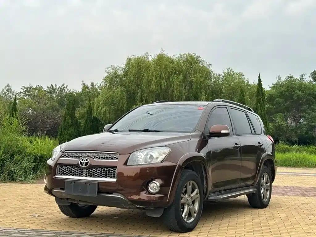 2011 RAV4 2.0L Automatic 4WD — миниатюра 1