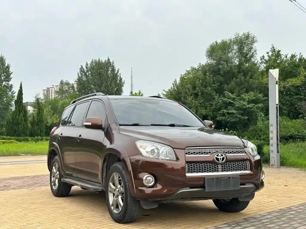 2011 RAV4 2.0L Automatic 4WD — миниатюра 3