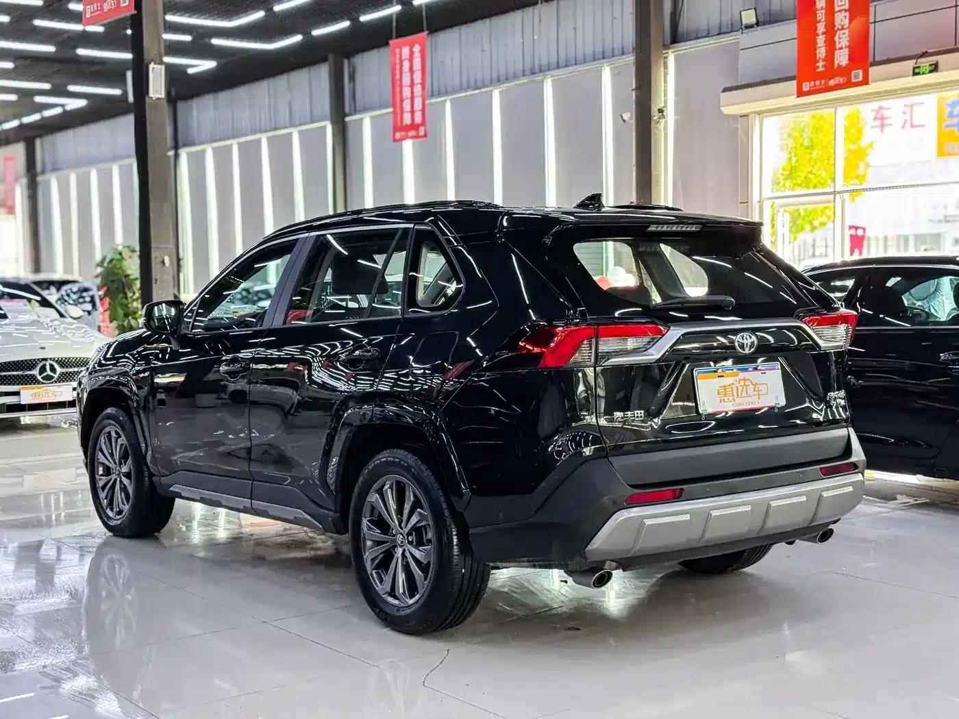 2024 RAV4 2.0L CVT 2WD Fashion Plus Edition — миниатюра 19