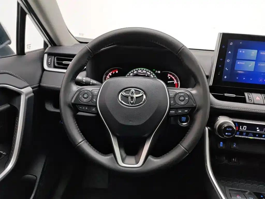 2022 RAV4 2.0L CVT 2WD Fashion Plus Edition — миниатюра 11