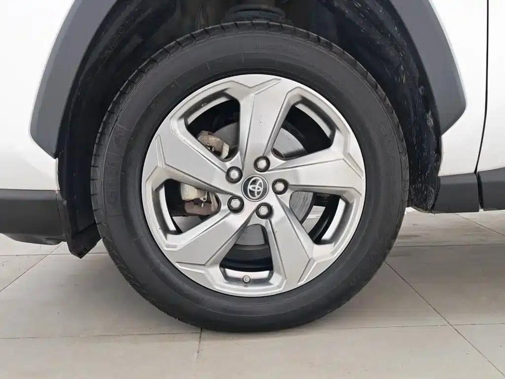 2022 RAV4 2.0L CVT 2WD Fashion Plus Edition — миниатюра 17