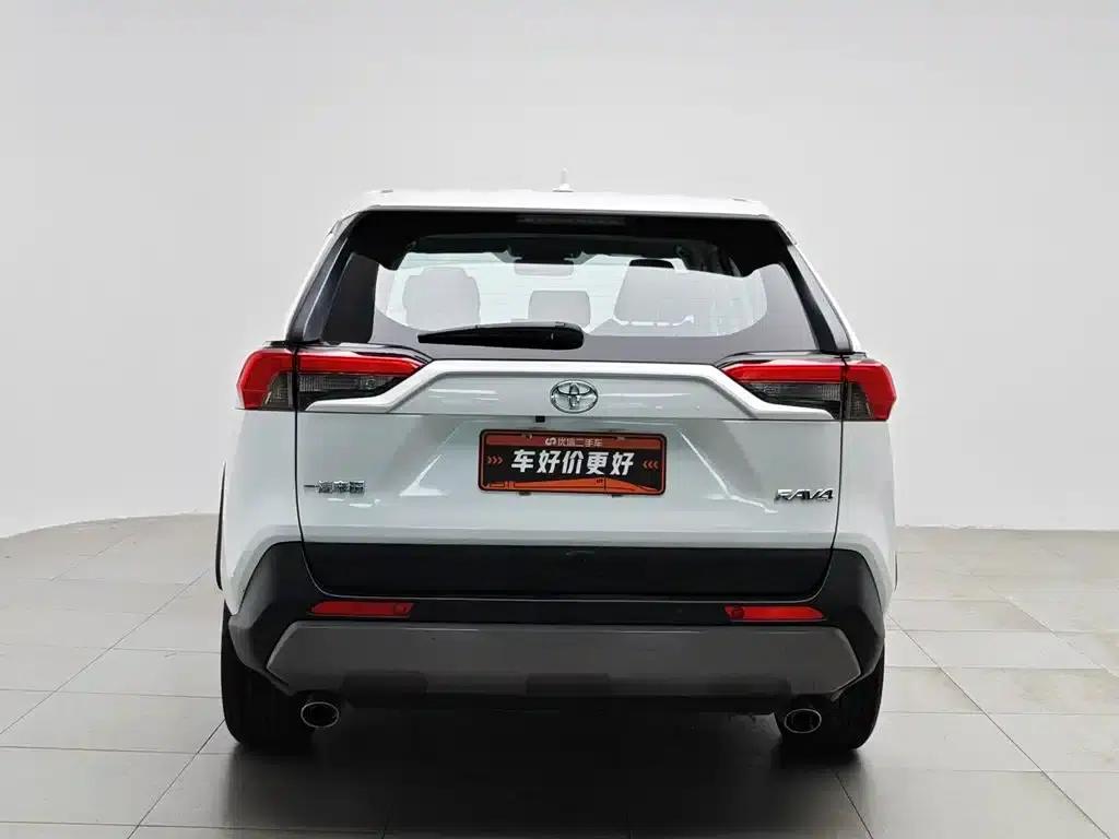 2022 RAV4 2.0L CVT 2WD Fashion Plus Edition — миниатюра 4