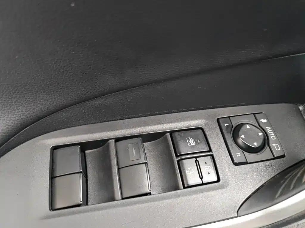 2022 RAV4 2.0L CVT 2WD Fashion Plus Edition — миниатюра 9