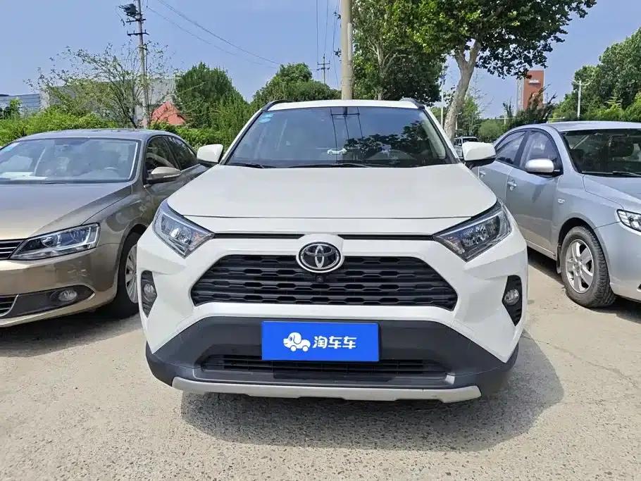 RAV4 2020 2.0L CVT 2WD Fashion Edition — миниатюра 2