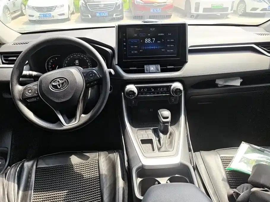 RAV4 2020 2.0L CVT 2WD Fashion Edition — миниатюра 12