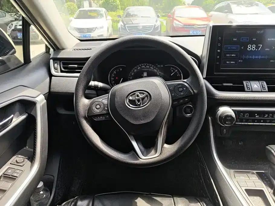 RAV4 2020 2.0L CVT 2WD Fashion Edition — миниатюра 15