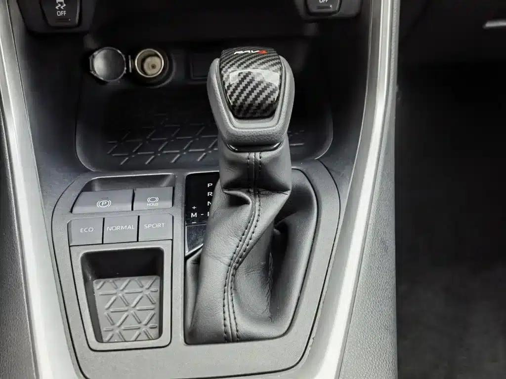 2021 Toyota RAV4 2.0L CVT 2WD Urban Edition — миниатюра 13