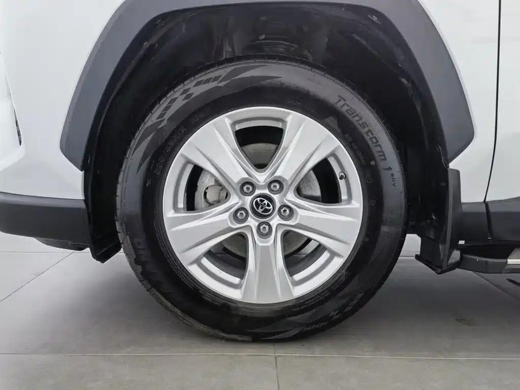 2021 Toyota RAV4 2.0L CVT 2WD Urban Edition — миниатюра 17