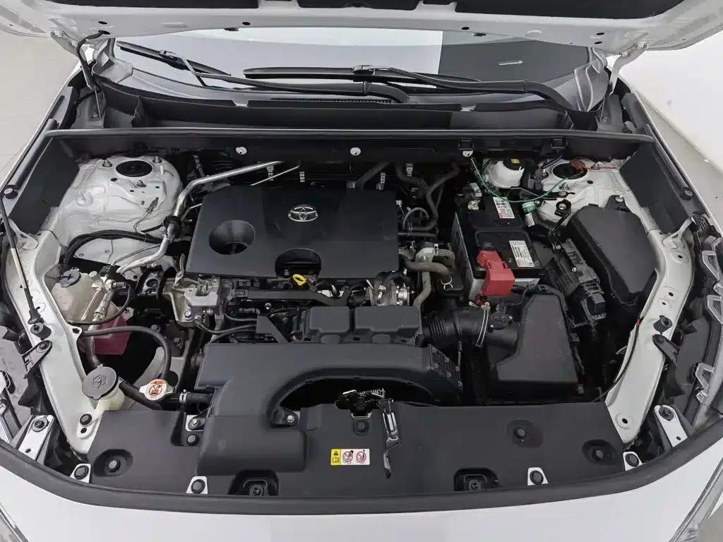 2021 Toyota RAV4 2.0L CVT 2WD Urban Edition — миниатюра 6