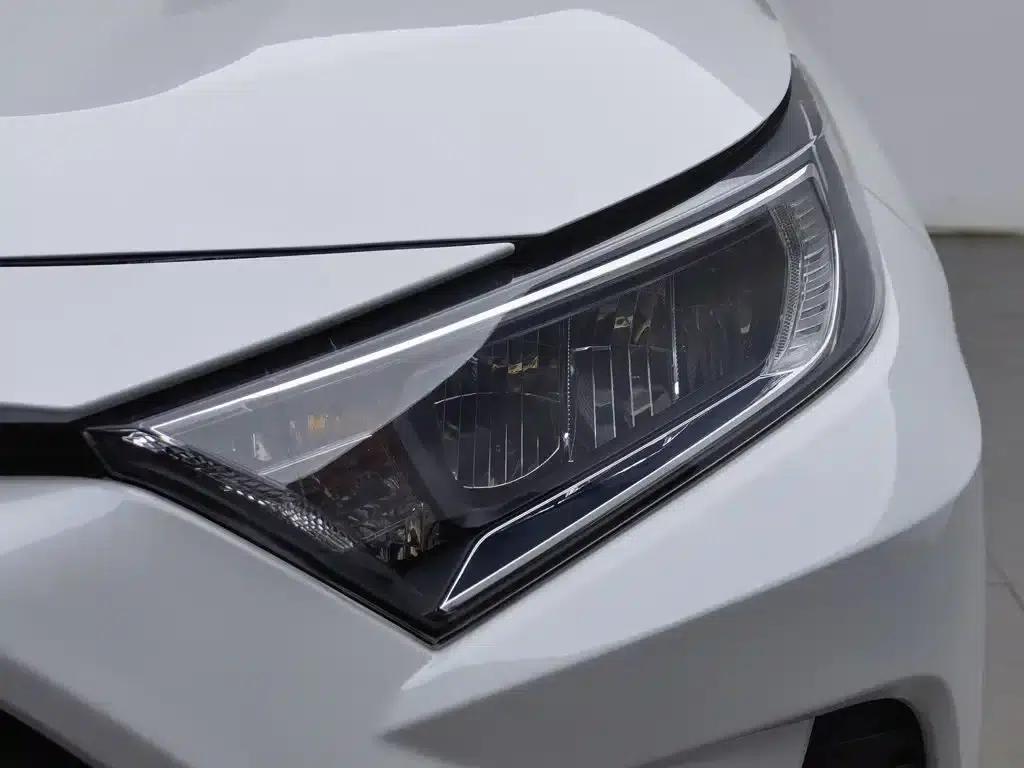 2021 Toyota RAV4 2.0L CVT 2WD Urban Edition — миниатюра 7