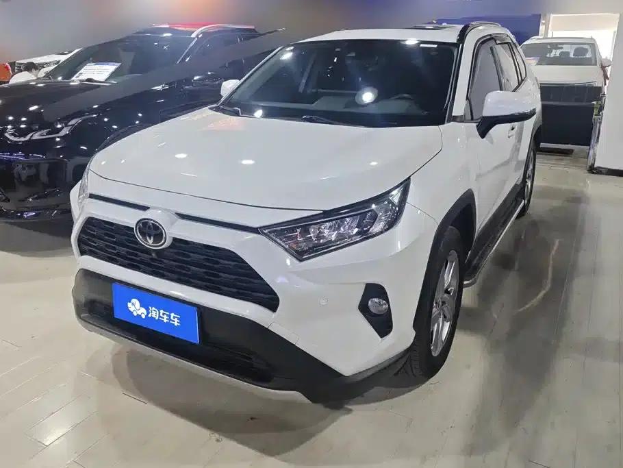RAV4 2020 2.0L CVT 2WD Fashion Edition — миниатюра 1