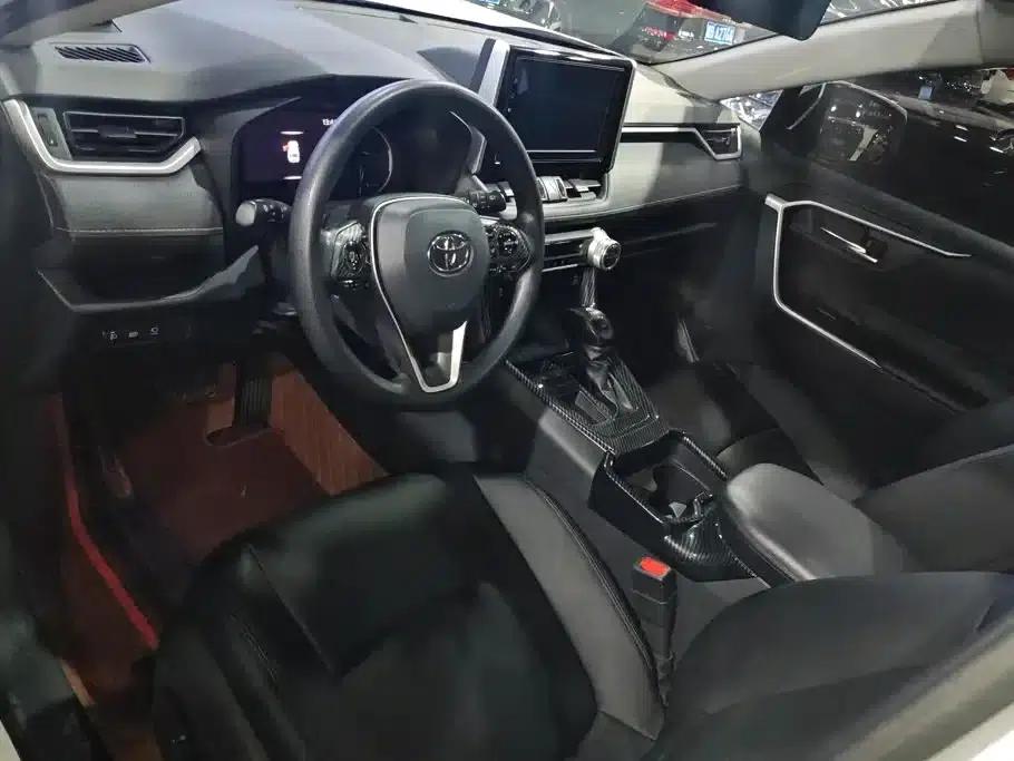 RAV4 2020 2.0L CVT 2WD Fashion Edition — миниатюра 12