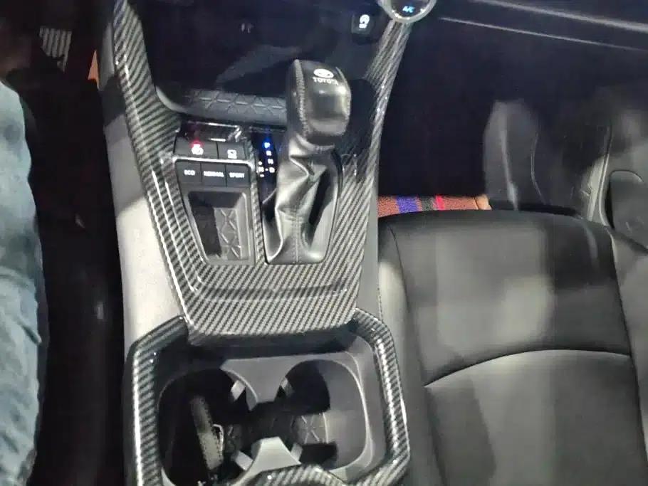 RAV4 2020 2.0L CVT 2WD Fashion Edition — миниатюра 16
