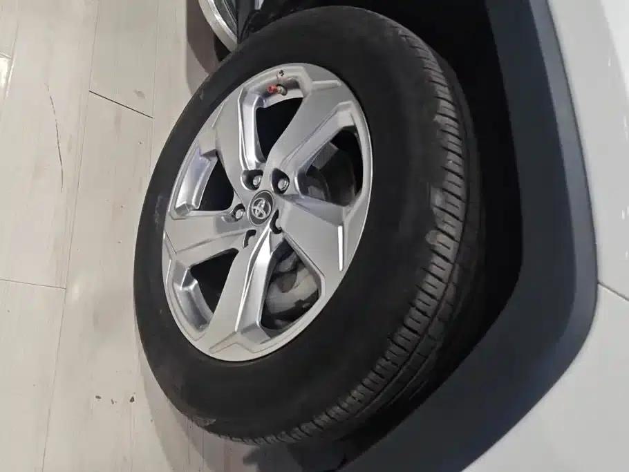 RAV4 2020 2.0L CVT 2WD Fashion Edition — миниатюра 6