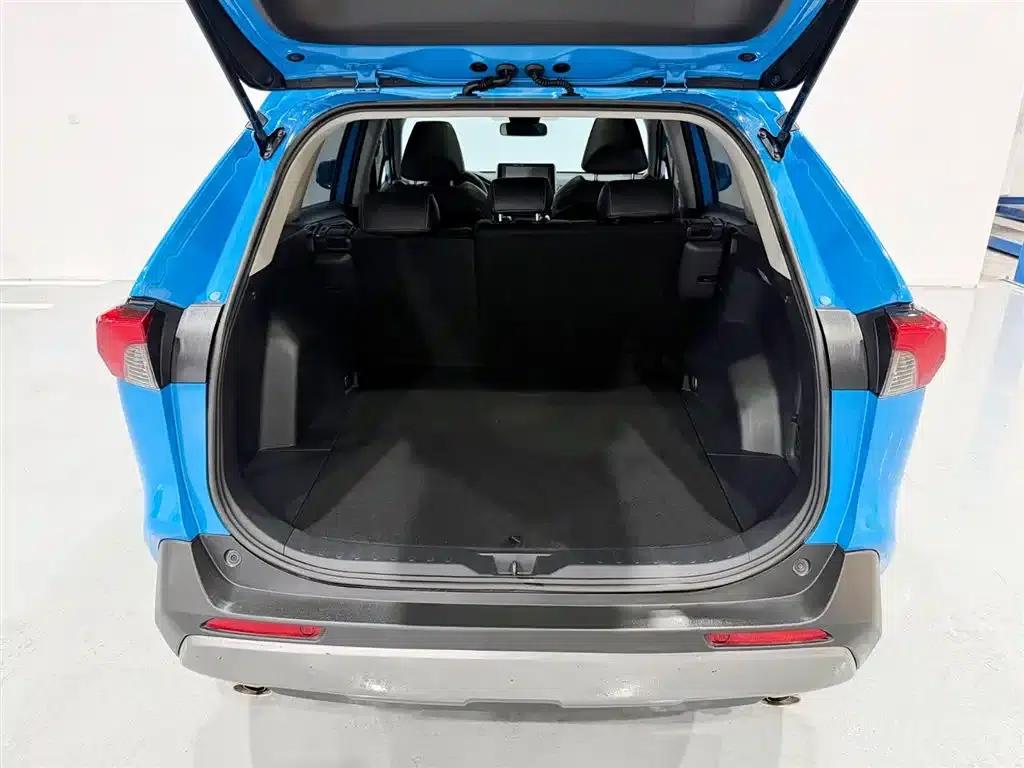 RAV4 2020 2.0L CVT 2WD Fashion Edition — миниатюра 7