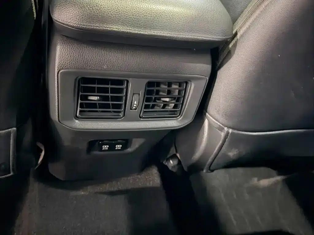 RAV4 2020 2.0L CVT 2WD Fashion Edition — миниатюра 9