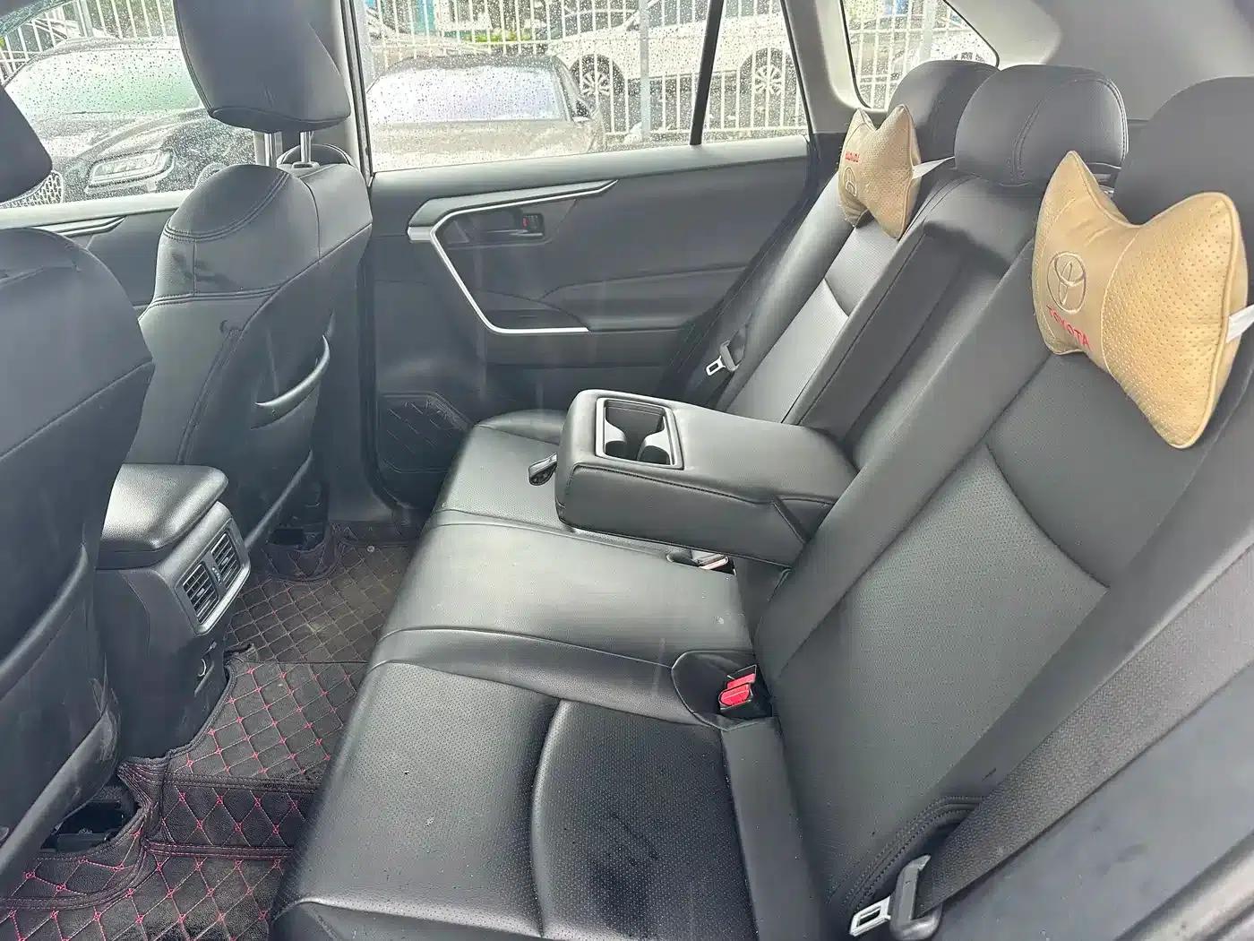 2023 RAV4 2.0L CVT 2WD Urban Edition — миниатюра 14