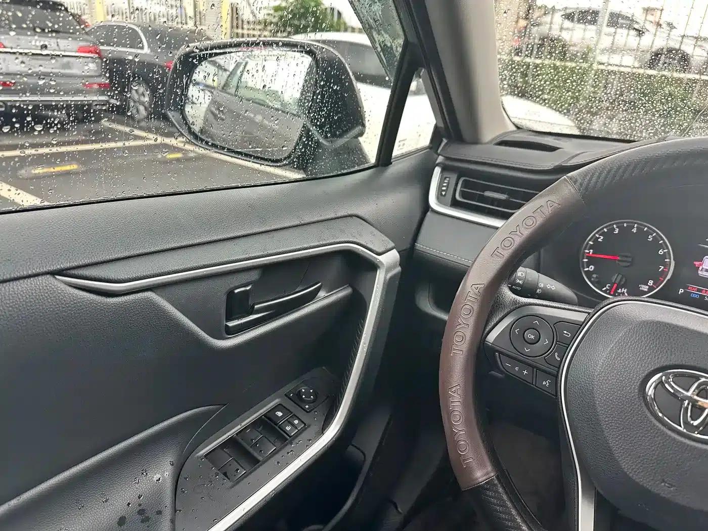 2023 RAV4 2.0L CVT 2WD Urban Edition — миниатюра 16