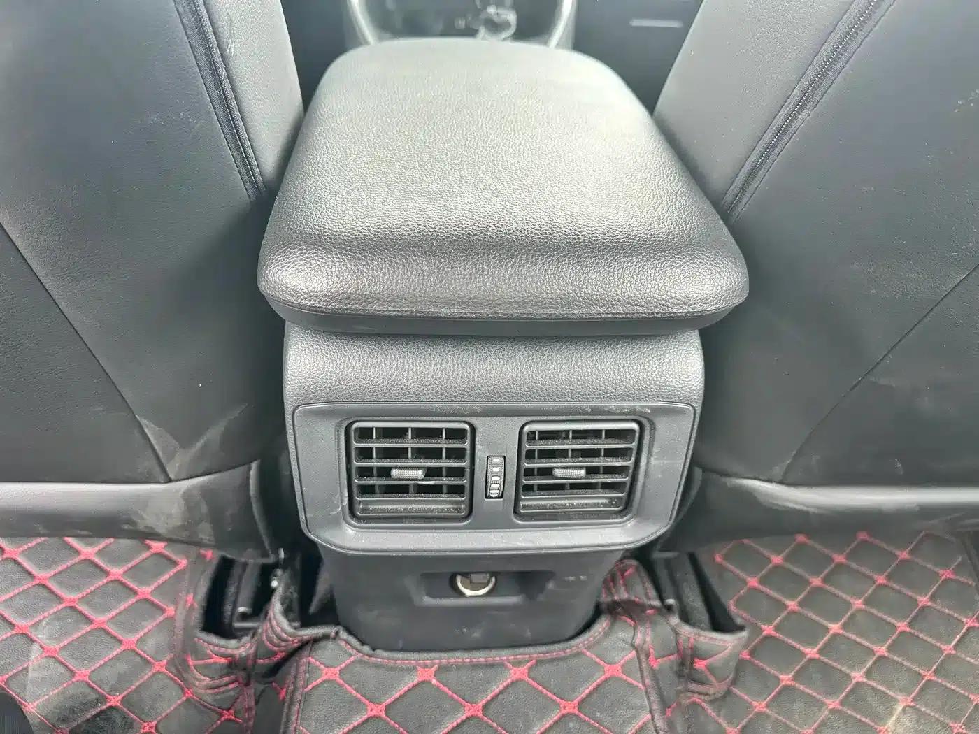 2023 RAV4 2.0L CVT 2WD Urban Edition — миниатюра 17