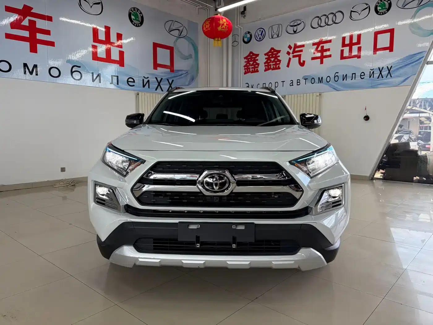 2023 RAV4 2.0L CVT 4WD Adventure Edition — миниатюра 2